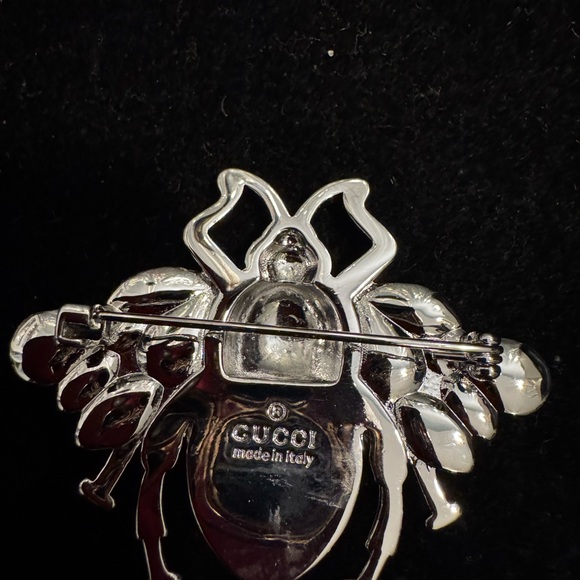 Gucci Marmont Crystal Elegant Silver and Cream Bee Brooch - Picture 4 of 5